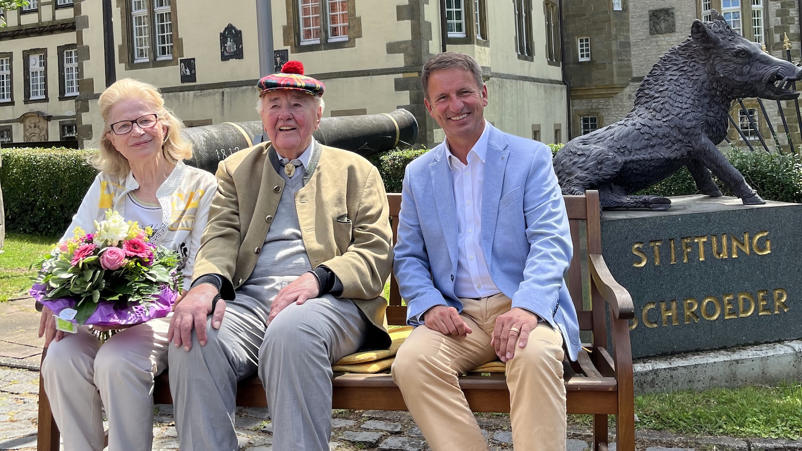 Generalhonorarkonsul Manfred O. Schröder wird am Montag in Neuenheerse beigesetzt